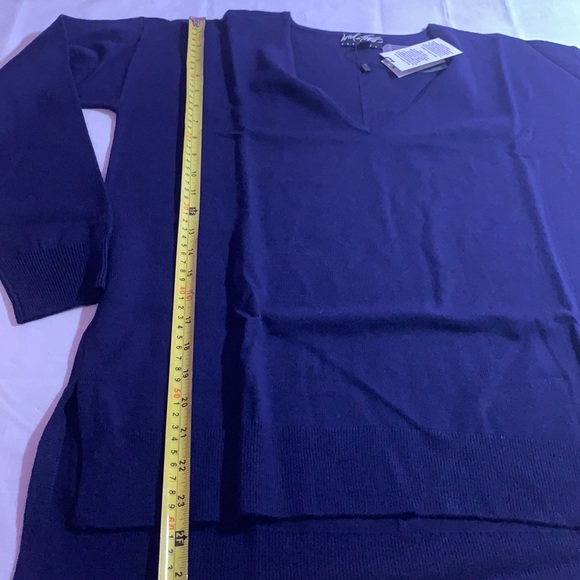 100% pure extra fine merino wool sweater v-neck navy pullover 424 Lord & Taylor - Picture 11 of 17